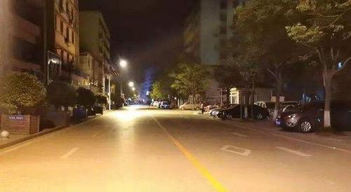 睡不着觉继续吃瓜